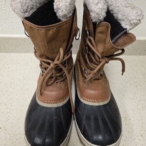 Sorel Men's Boots in Brown and Black